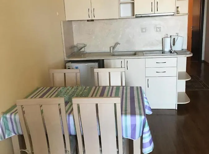 דירה Sirena Sea View