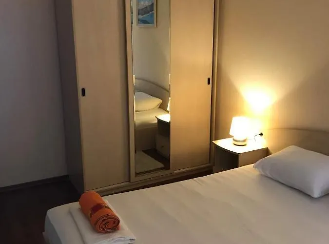 Apartment Sirena Sea View